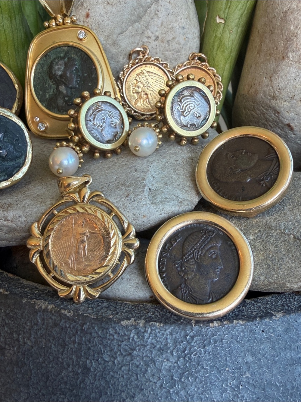 14,18, and 22k gold coin jewelry - Picture 8 of 8